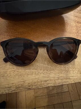 Banana Republic Classic Women’s Round Sunglasses in Dark Brown